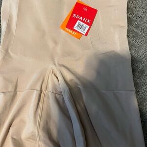 SPANX mid-thigh short